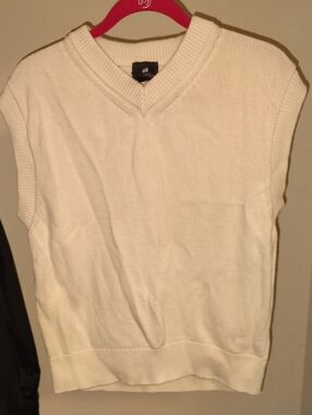 H&M Men's Ivory V-Neck Sleeveless Knit Sweater Vest